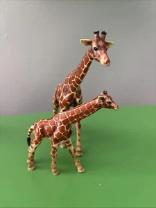 Schleich Giraffe Figurenset Erwachsene und Baby Giraffe Safari Wildtiere Spielzeug - Bild 1 von 16