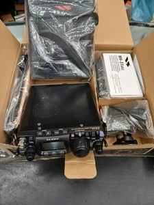 Ricetrasmettitore Yaesu Ft 818 ND Hf-50-144-430 - Zdjęcie 1 z 5