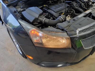 Used Right Headlight Assembly fits: 2014 Chevrolet Cruze Right Grade A - Imagem 1 de 4