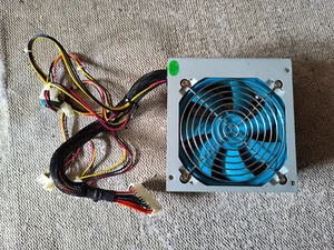 Alimentation à découpage DELUX ATX-420W P4 20+4 broches *NON TESTÉ* - Photo 1/2