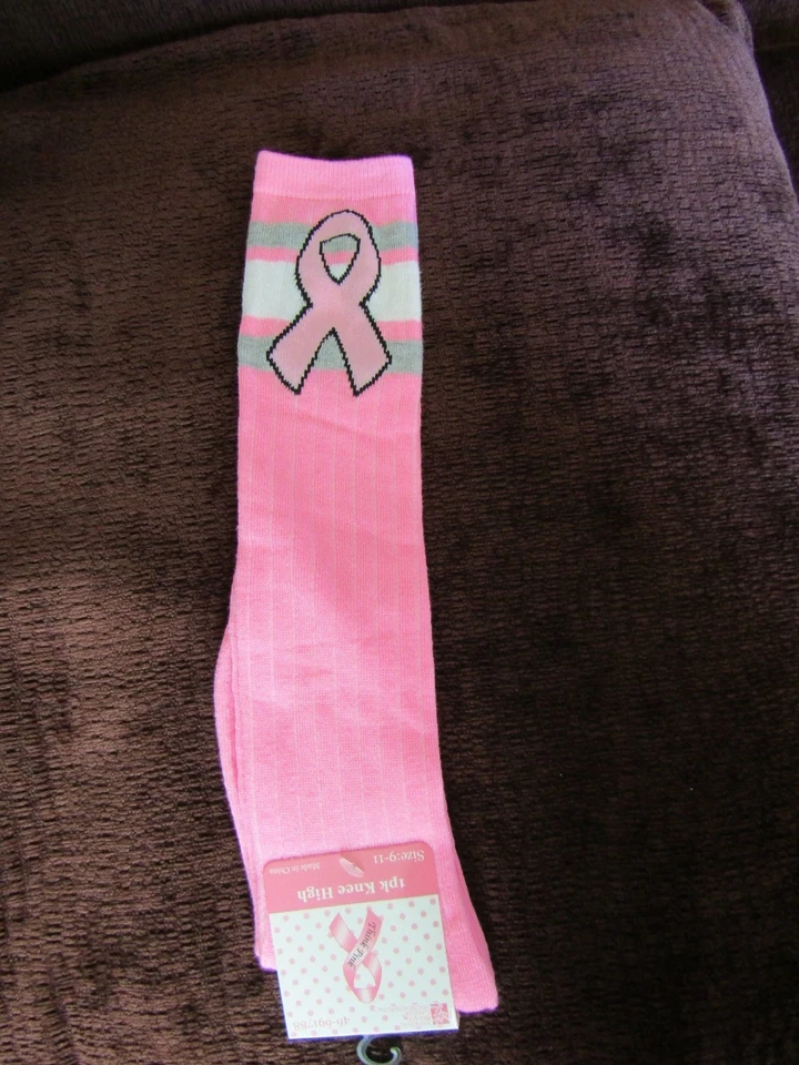 Calcetines de rodilla con cinta de cáncer de mama rosa, gris, blanco y negro para mujer Foto 1 de 1