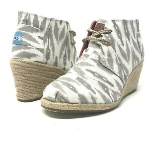 Toms Ikat Cute Booties Womens Size 5.5 Gray White Desert Wedges Boots X9815774