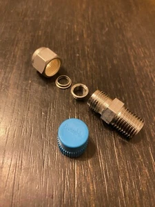 SWAGELOK SS-500-1-4 STAINLESS STEEL fitting 5/16”tube x 1/4”mnpt Connector - Picture 1 of 3