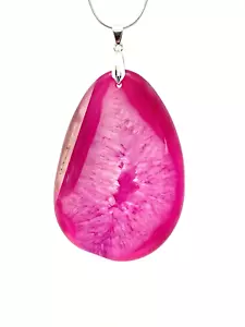 Collar colgante de ágata geoda druzy de ónix rosa natural con cadena de plata de ley - Imagen 1 de 1
