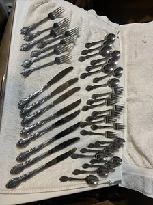 40 Pc Set for 8 Oneida Stainless Flatware Wordsworth Floral Heavy Quality !! - Picture 1 of 13