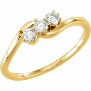Anillo de diamantes de tres piedras en oro amarillo de 14 K (1/4 quilates) tw.) - Imagen 1 de 2