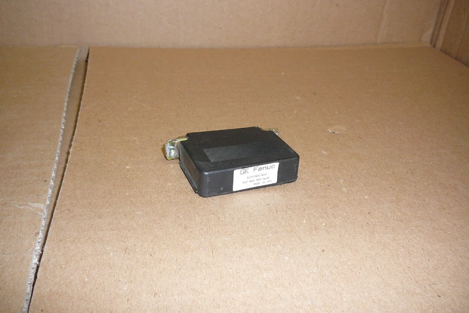 IC697ACC702 GE Fanuc PLC 90-70 Bus Terminal Plug IC697ACC702A - Image 1 of 1