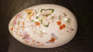 AVON 1974 Schmuckkästchen Schmetterlinge und Blumen Made in Japan - Bild 1 von 10