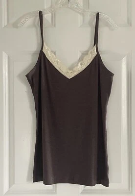 Camiseta sin mangas Old Navy Cami Y2K grande ribete de encaje acanalado marrón cuello en V ajustada hada Foto 1 de 4