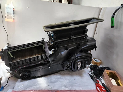 2019 - 2023 AUDI Q3 2.0L CAIXA FRONTAL DO AQUECEDOR CLIMÁTICO A/C FABRICANTE DE EQUIPAMENTO ORIGINAL 5WB816001B - Imagem 1 de 4