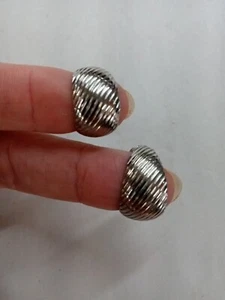 Vintage Silver Tone Ribbed Clip On Earrings - Picture 1 of 8