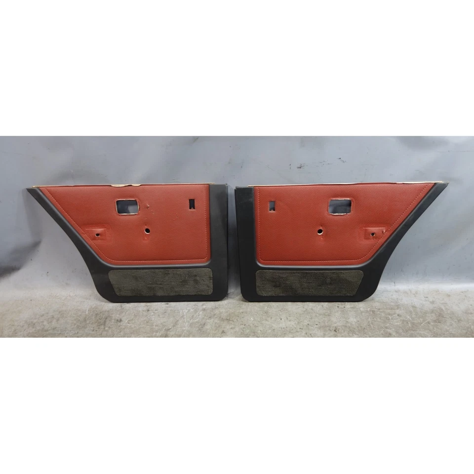 Par de paneles de tarjetas de puerta interior trasera BMW E28 83-84 serie 5 cuero rojo cereza OEM Foto 1 de 4