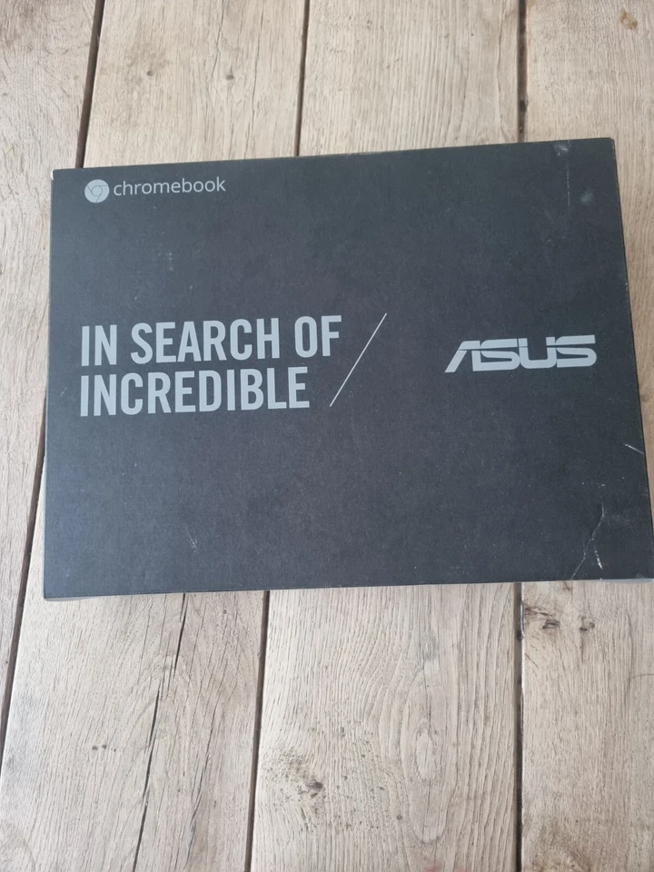 ASUS Chromebook C300M Laptop Black, keyboard not working - Image 1 of 4