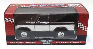 Motormax Showcasts 79372 1978 Ford Bronco XLT 1:24 Mint/Box White/ Burgundy MIB - Picture 1 of 3