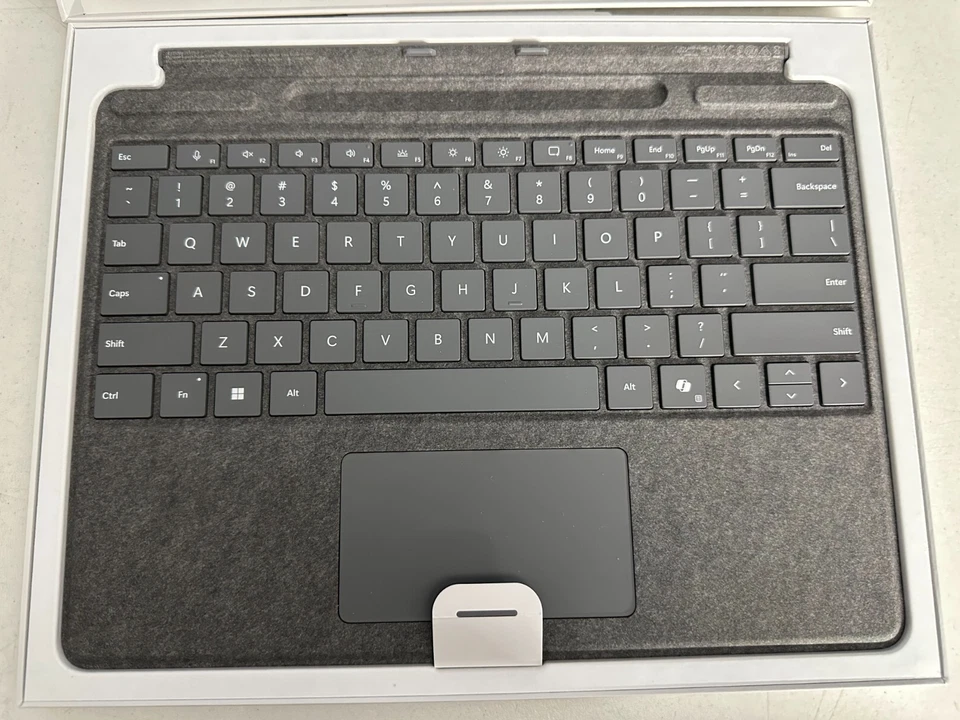 Microsoft Surface Pro Signature Keyboard Cover (Pro 8/9/10/11/X)  Platinum  GRAY - Image 1 of 1
