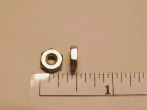 50 Mil-Spec MS35649-64 / 5310-00-934-9761 Dadi esagonali lisci inox 6-32 5/16"  - Foto 1 di 2