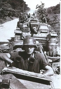 Foto 2.WK deutsch ---- Stug III Panzer unterwegs - Bild 1 von 1