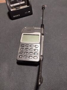 Téléphone portable vintage sony cmd z1 plus 