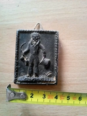 Model Schwarz Wachs Springerle Mann Pfeiffe Alt Deko Anhänger - Bild 1 von 3