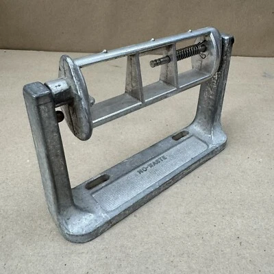 Soporte de papel higiénico Palmer's sin residuos aluminio industrial resorte Waukesha Wi Foto 1 de 4