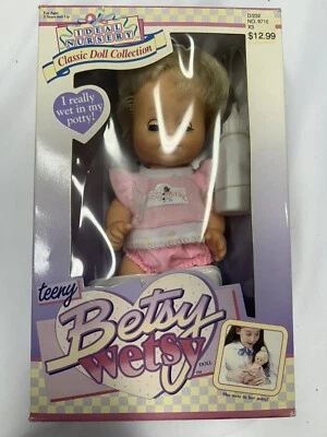 Muñeca clásica 1991 Ideal Nursery Teeny Betsy Wetsy "I Really Wet in My Potty" Foto 1 de 4
