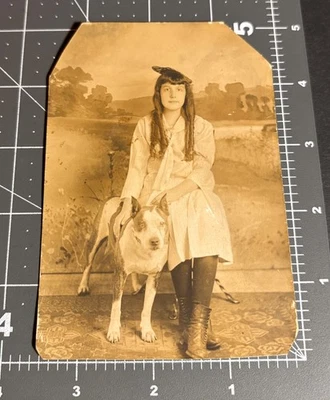 FOTO RPPC vintage de niña con perro mascota Pit Bull American Staffordshire Terrier de la década de 1910 Foto 1 de 3