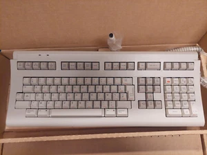DEC VT510/VT520 keyboard - LK412 Flemish/Belgian AZERTY PS/2 NIB - Picture 1 of 2