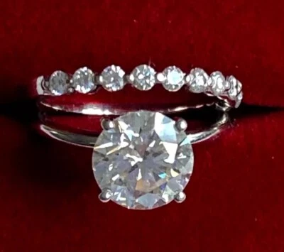 Anillo solitario de laboratorio de 2 quilates + platino al por menor banda de diamantes naturales de $8000 Foto 1 de 4