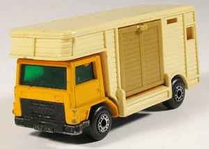 MATCHBOX 40 BEDFORD HORSE BOX SUPERFAST VINTAGE LESNEY ENGLAND - Picture 1 of 3