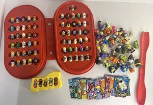 Mighty Beanz Serie 1 2003 Estuche Vintage Truco Track Tarjetas Extras Raro - Imagen 1 de 6