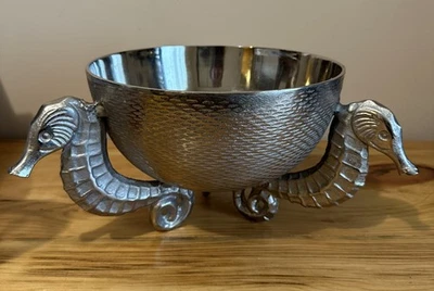 Tigela de metal cavalo-marinho. Tigela para servir, pegar todas as tigelas - Imagem 1 de 4