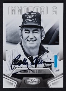 Bobby Allison Signed 2016 Panini Certified Card #64 -NASCAR Race Card DriverAuto - Foto 1 di 2