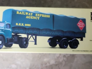 1996 Corgi LTD 1:50 Fallen Flags Railway Express Agency Mack B Series Semi 52801 - Picture 1 of 14