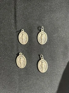 4 mother Mary religious pendants - Picture 1 of 2