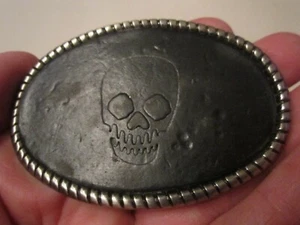 SKULL DESIGN ON LEATHER BELT BUCKLE - GW7 - Picture 1 of 2