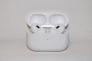 Apple AirPods Pro 2nd Generation with MagSafe Wireless Charging Case - White - Zdjęcie 1 z 10