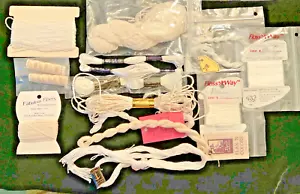 Lote de 15 marcas surtidas de colección de hilos de bordar a punta de aguja en blanco - Imagen 1 de 6