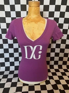 DC Shoes Logo PURPLE V NECK T-shirt WHITE Stretch Slim Fit size SMALL - Picture 1 of 11