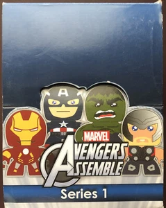 24x Vengadores Ensamblaje Micro Muggs Misterio Sellado Caja Ciega Marvel Hasbro Nuevo - Imagen 1 de 8