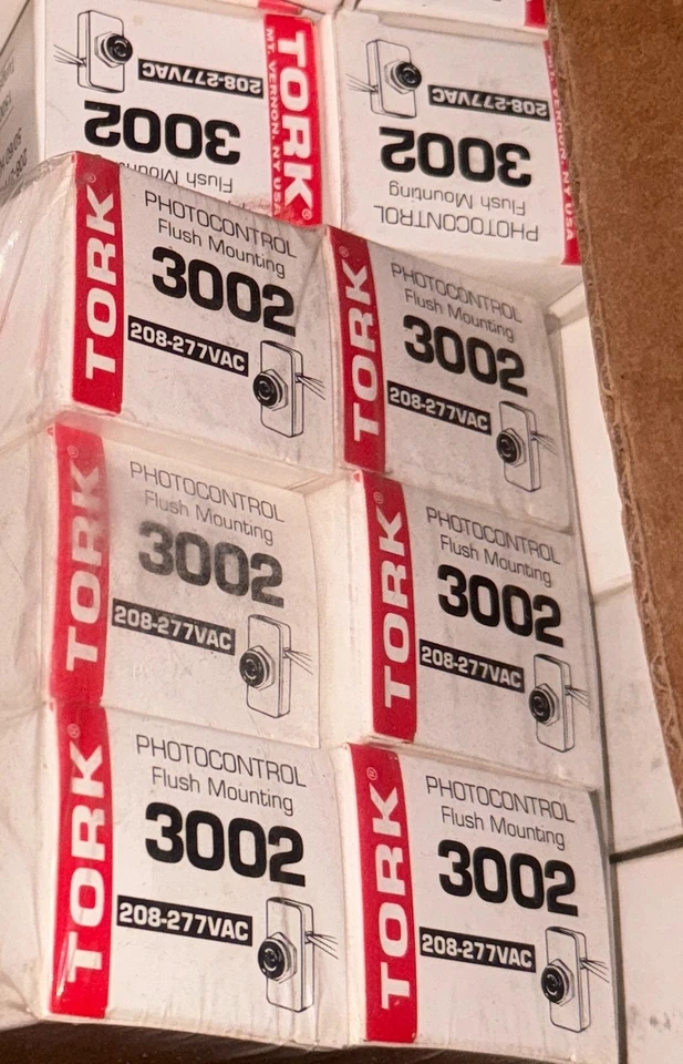 Tork 3002 208-277 VAC 1500W Flush Mounting Photo Control - Image 1 of 1