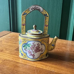 Teiera smaltata vintage Kelvin Chen | stile cloisonne dipinta a mano | chinoiserie - Foto 1 di 7