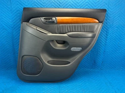 Panel interior de la puerta trasera gris del pasajero Lexus GX470: LH10 2003-2007 OEM Foto 1 de 4