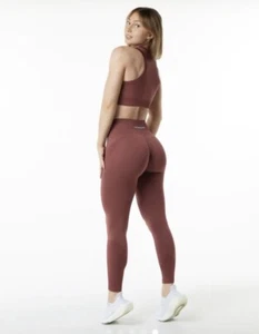 2PCS ALPHALETE Women’s Size XS Ozone Crop Bra , Ozone Legging - Gingerbread - Picture 1 of 10