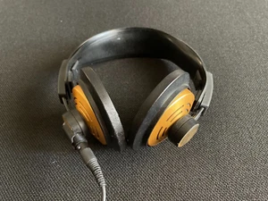 AKG K141 – Per parti di ricambio (Marlene Kuntz) - Zdjęcie 1 z 4