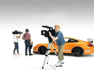 On-Air Figure 5 with Standing Camera for 1/18 Scale Models by American Diorama - Picture 1 of 4