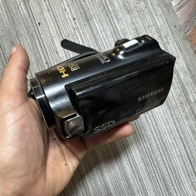 Samsung Digital Camcorder Camera 1080 16GB SSD - HMX-H204 - UnTESTED - Image 1 of 4