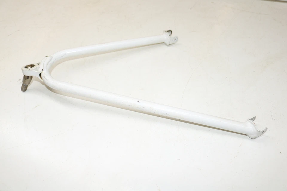 Arctic Cat M8000 HCR 2014 153 pulgadas delantero superior derecho control brazo A Foto 1 de 4