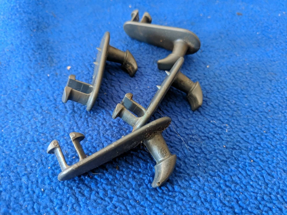 Juego de 4 ganchos para alfombras de piso Lexus IS 250 GS 2006-2014 alfombrillas OEM Foto 1 de 1