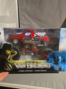 *READ*Muscle Machines Van Helsing 1/24  Carolina Crusher Monster Truck DieCast - Picture 1 of 20