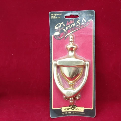 IVES Vintage SOLID BRASS DOOR KNOCKER New In Package artisan bright apartment Cover